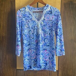 Lilly Pulitzer XS tunic top. Super soft with bright colorful print.